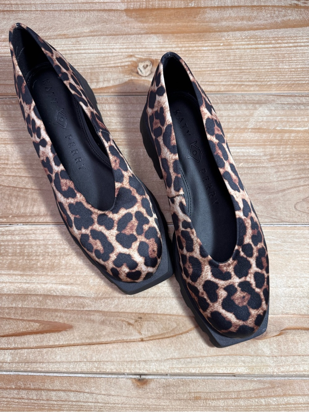 Katy Perry Leopard Print Lug Sole Ballet Flats Size 7.5 Platform Loafers